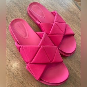 Aerosoles bright pink quilted cross-cross slides.